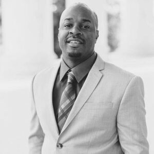 Headshot of Kevin Artis